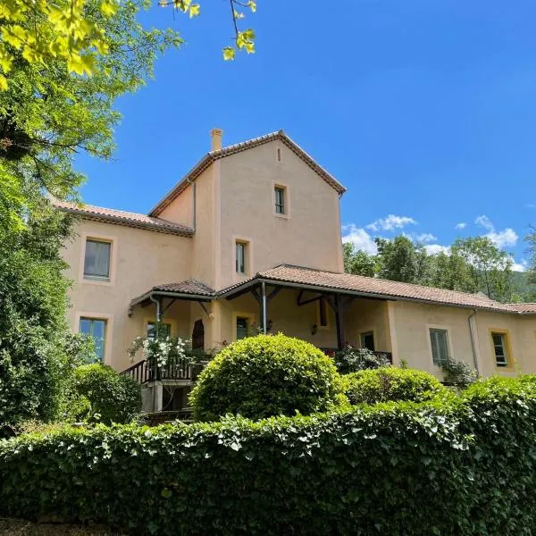 Villa Aulan, Luxe et Repos au Château des Gipières，位于蒙布兰莱班的酒店