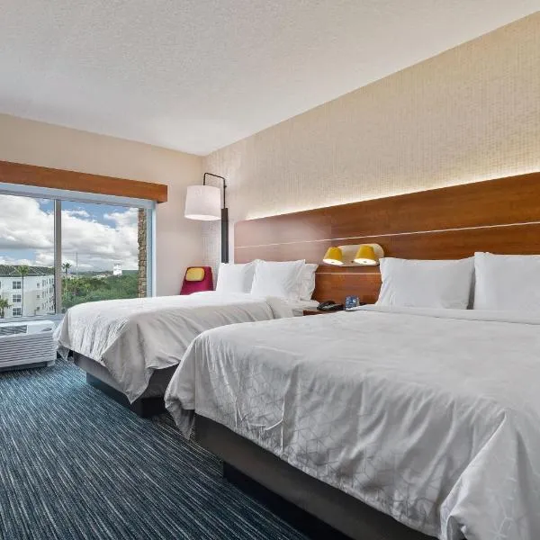Holiday Inn Express & Suites Orlando- Lake Buena Vista by IHG，位于奥兰多的酒店