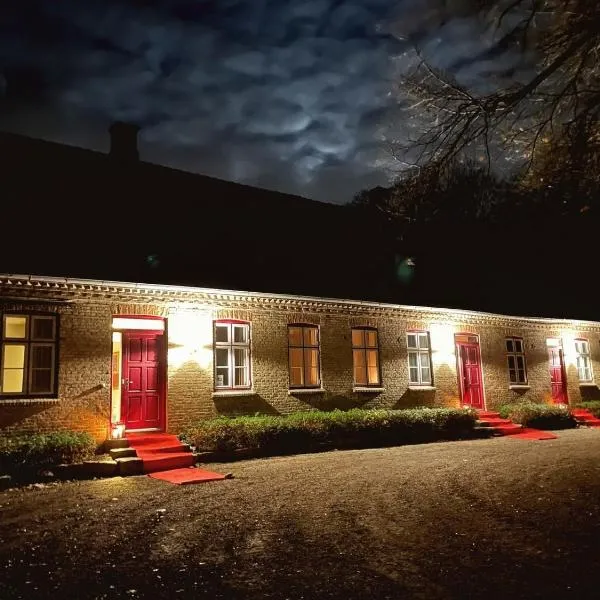 Svaleholm Gaard Roskilde，位于Veddelev的酒店