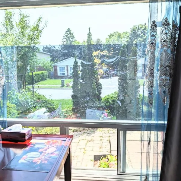 Renovated Cozy Bedroom with Private washroom，位于多伦多的酒店