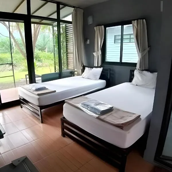 Baan Rim Nam Resort，位于攀牙的酒店