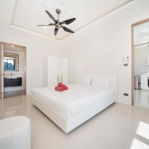 Sea & Mountain Views Apartment at VV Patong A603，位于芭东海滩的酒店