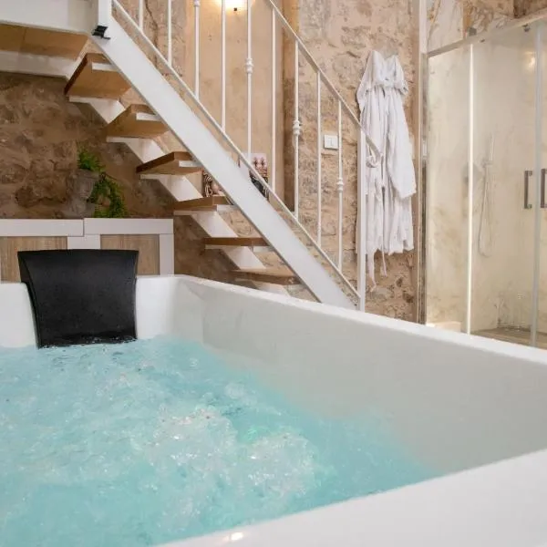 Casuzze SPA，位于莫迪卡的酒店