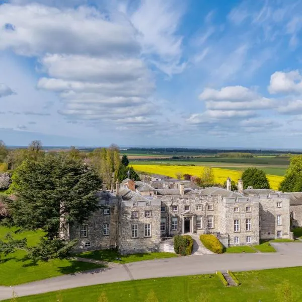 Hazlewood Castle & Spa，位于Sherburn in Elmet的酒店