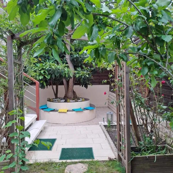 3 pièces avec jardin 20mn de Paris，位于安东尼的酒店