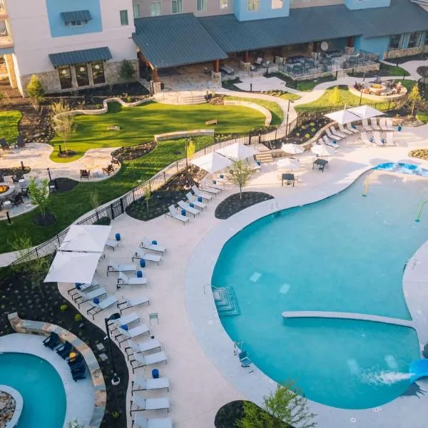 Embassy Suites By Hilton Gatlinburg Resort，位于加特林堡的酒店