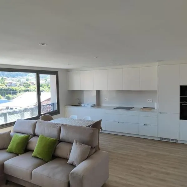 Apartamento en Moaña Rosalía de Castro，位于莫阿尼亚的酒店