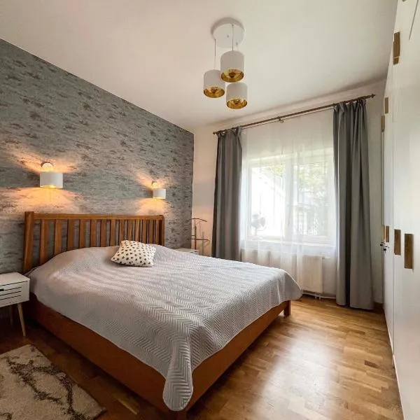 Calm garden Suite near Green Lakes，位于维尔纽斯的酒店