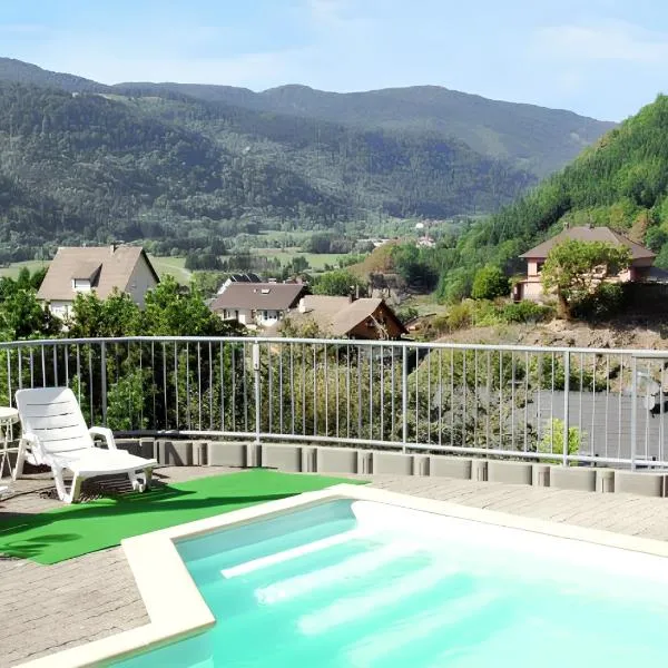 Appartement de 2 chambres avec piscine partagee jardin amenage et wifi a Oderen，位于克吕特的酒店