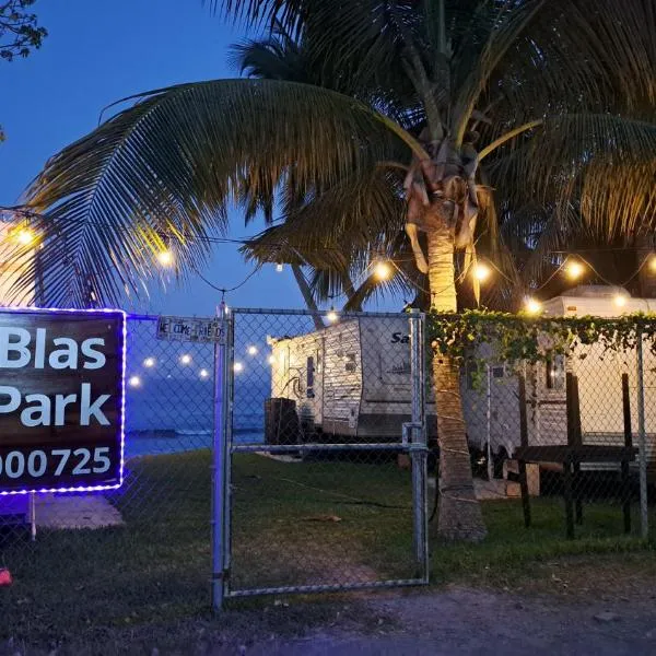 San Blas RV Park Frente al mar，位于Santa Cruz的酒店