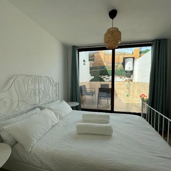 Apartamento Búho - Junto al Castillo，位于安特克拉的酒店