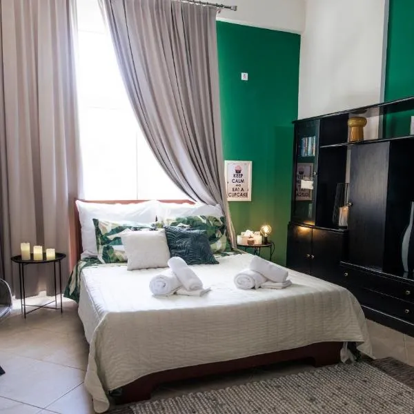 Cozy studio Anastasia-spotless-quiet-Free private garage，位于科扎尼的酒店