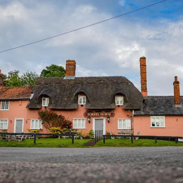 The Thatched Flat at The Sorrel Horse，位于Alderton的酒店