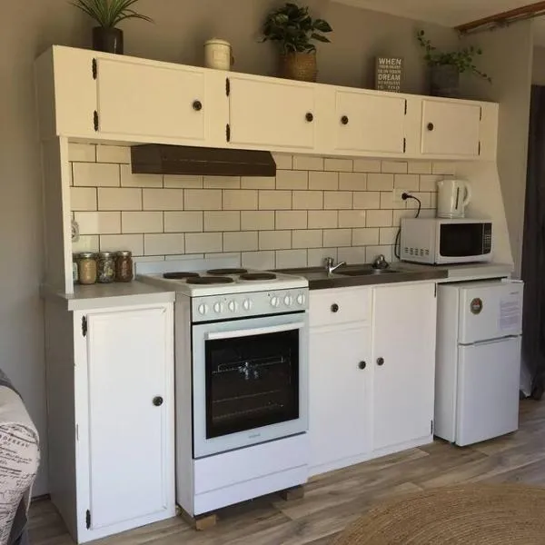 Cute Private Studio Flat with AIRCON!，位于海伊的酒店