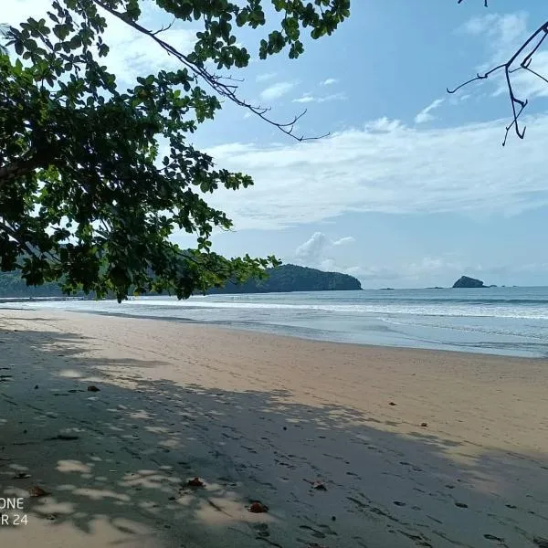 Hotel Campismo Praia Grande，位于Monte Carmo的酒店