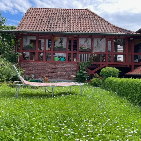 Ferienhaus zur Eiche，位于Uder的酒店