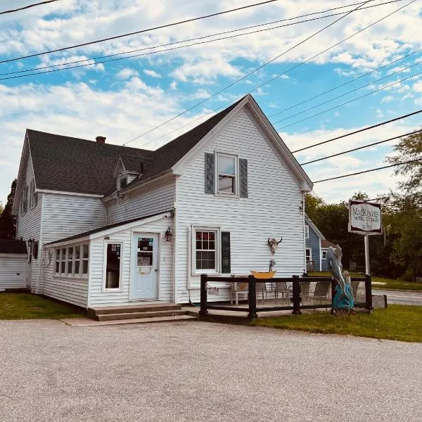 麦肯齐汽车旅馆和小屋酒店，位于Shelburne (Nova Scotia)的酒店