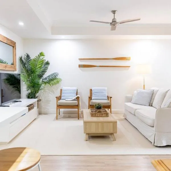 Charming Riverside Noosa gem，位于努萨维尔的酒店