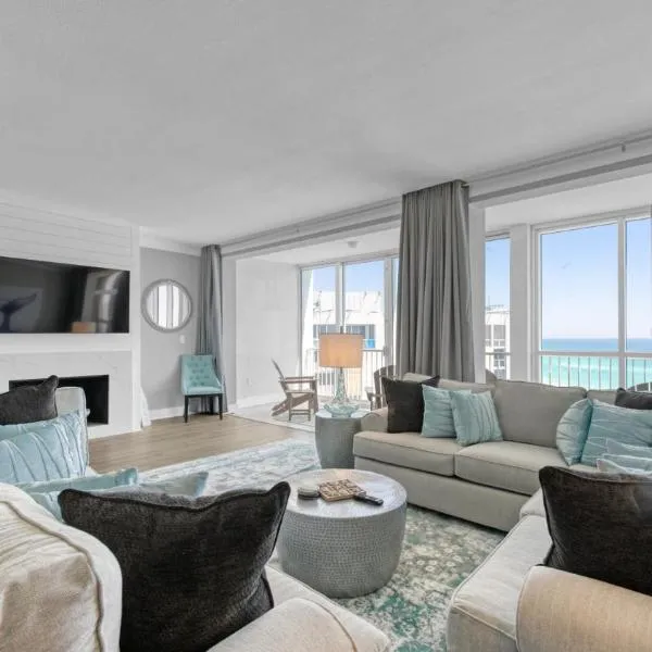 Completely Renovated Luxury 3 Bedroom Beach Front Condo in Destin!，位于德斯坦的酒店