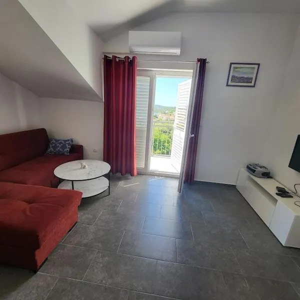 Apartman Ane，位于斯拉诺的酒店