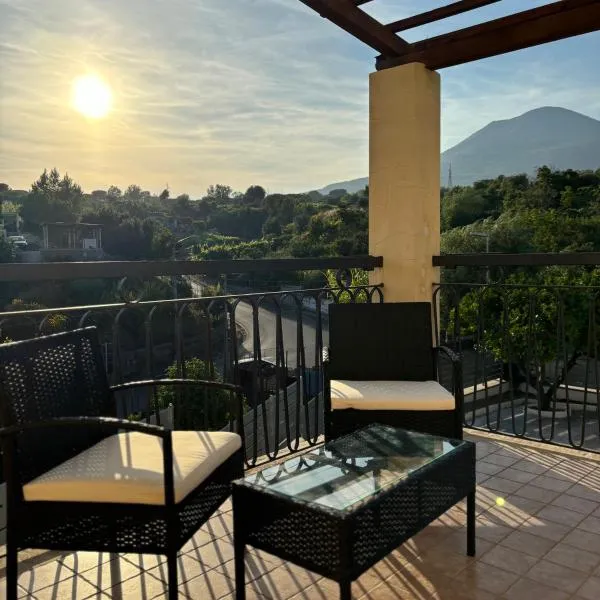 Villa Manzo relais -Pompei Vesuvius，位于Santa Maria La Carità的酒店