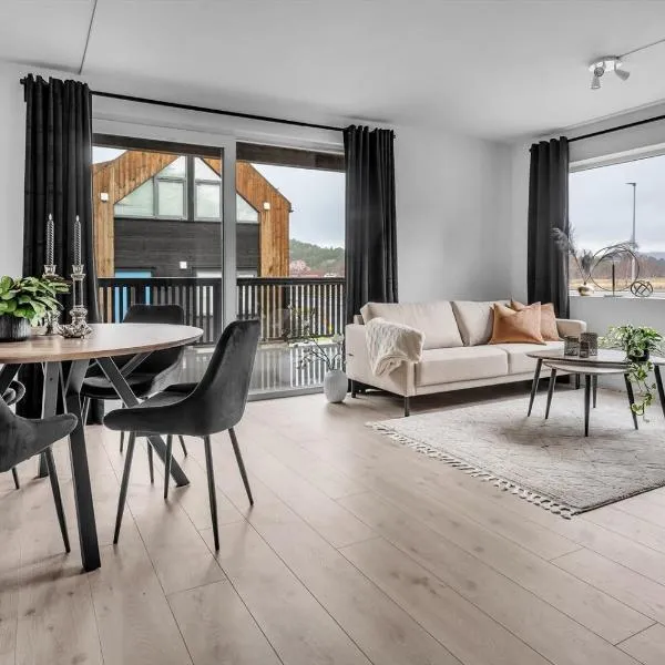 Ferieleilighet på stranda i Kristiansand Sengetøy er inkludert i prisen，位于克里斯蒂安桑的酒店