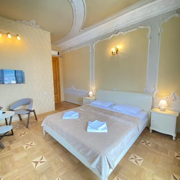 K&N Guesthouse，位于第比利斯的酒店