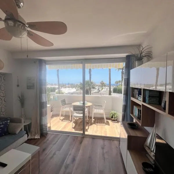 Close to the Beach Las Américas new gem apt wifi，位于阿罗纳的酒店