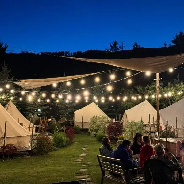 Valea Doftanei Glamping，位于Teşila的酒店
