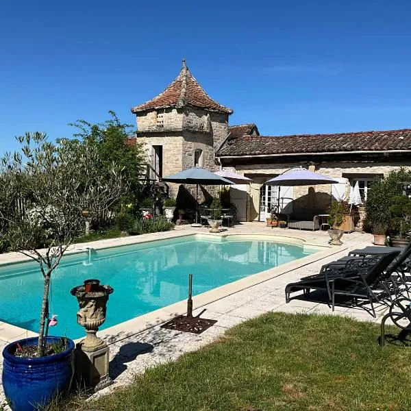 Les Gîtes Pérard，位于Caylus的酒店