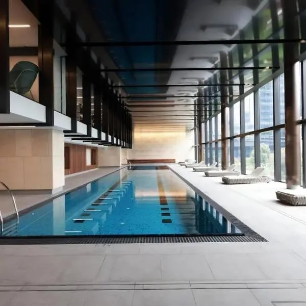 09D 2Bedroom Abnb-Style Ocean view Apt with Free parking，位于墨尔本的酒店