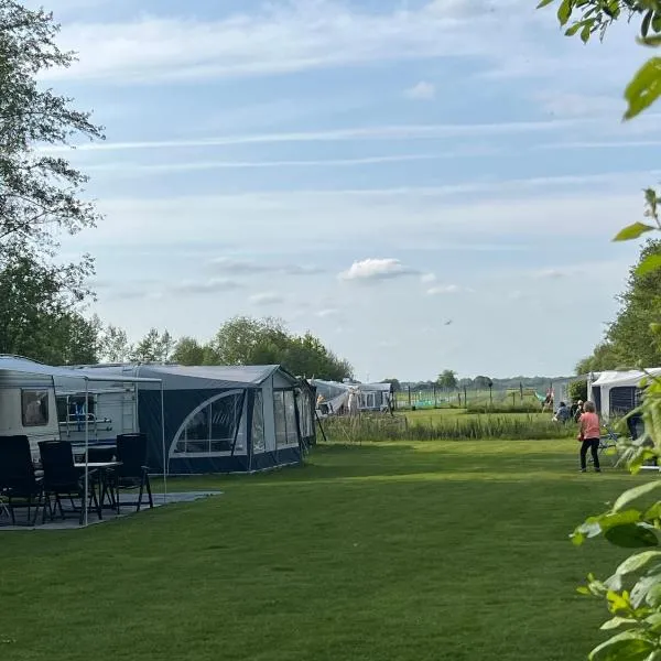 CAMPING PITCH with electricity bring you're OWN CARAVAN OR TENT，位于鲁茵乌尔德的酒店