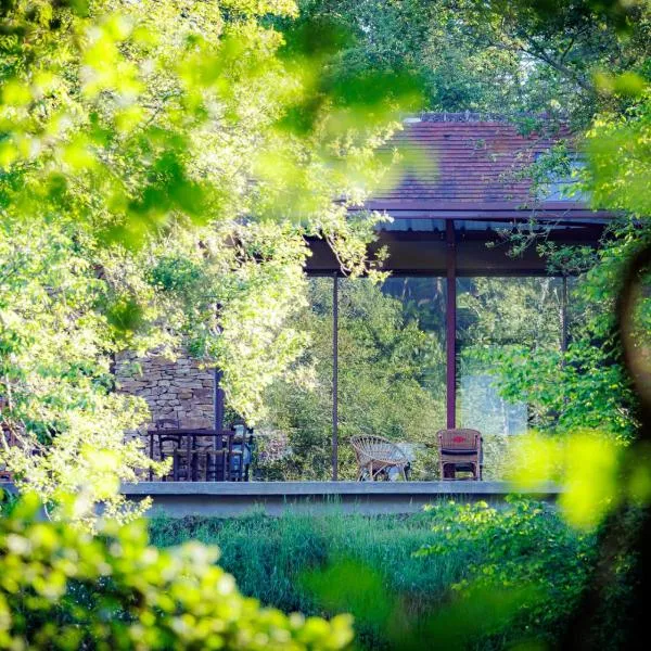 Moulin de Retord, côté étang - Chambres d'hôtes，位于Pérassay的酒店
