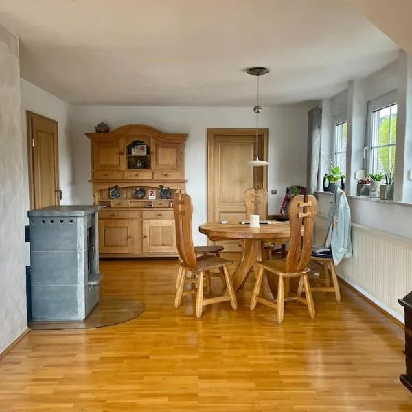 Moderne Ferienwohnung mit Sonnenbalkon in Fretter，位于Finnentrop的酒店
