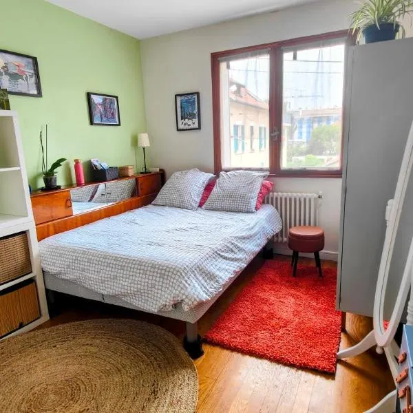 Chambre dans appartement agréable et calme à 15 mn du Centre Ville，位于圣若里奥的酒店