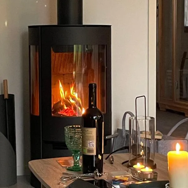 Ferienhaus am Gutspark 3, Klausdorf, ca 250 m bis zur Badestelle，位于克劳斯多夫的酒店