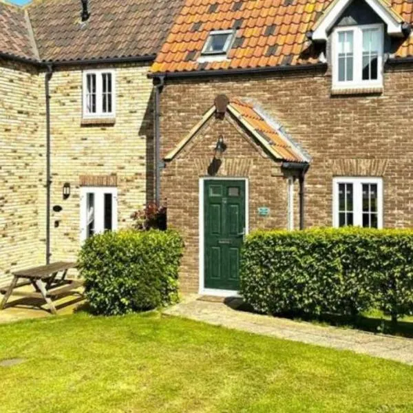 Dream Weaver 2 Bedroomed cottage on The Bay, Filey with on-site gym and swimming pool，位于法利的酒店