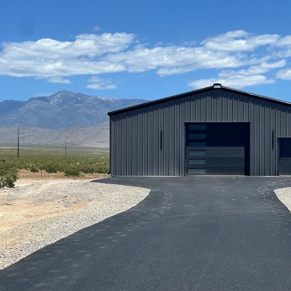 Barndominium Desert Escape，位于帕伦普的酒店