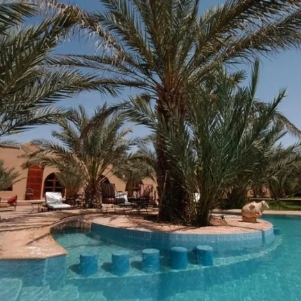 杜玫瑰菈沙漠酒店，位于Douira的酒店