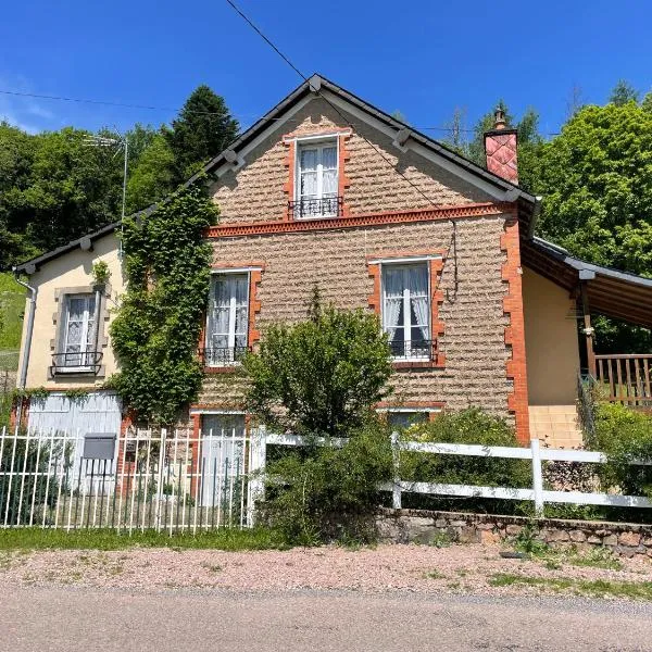 Maison campagne Morvan Anost，位于Anost的酒店