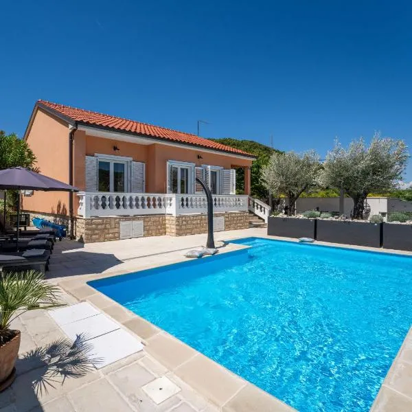 Holiday Home Happy Home Rab by Interhome，位于拉布的酒店