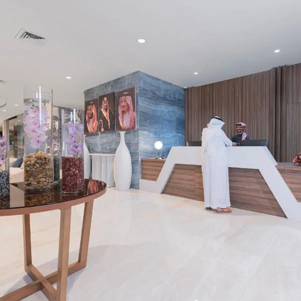 Grand Astro Hotel فندق جراند أسترو，位于延布的酒店