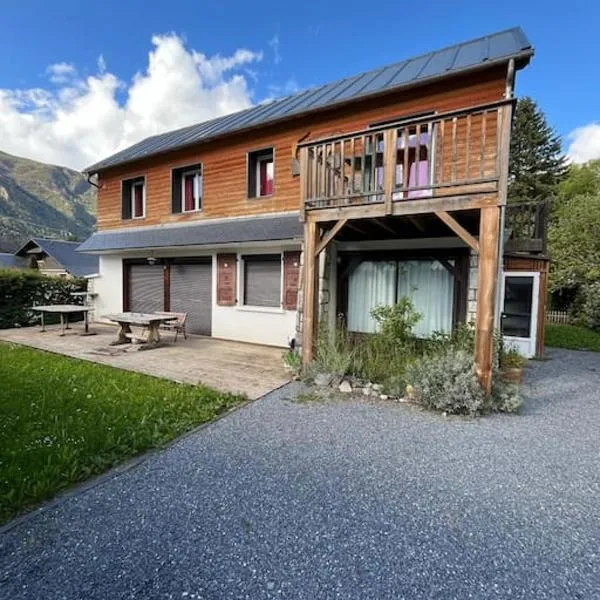 Super appartement à Saint Lary，位于阿罗的酒店