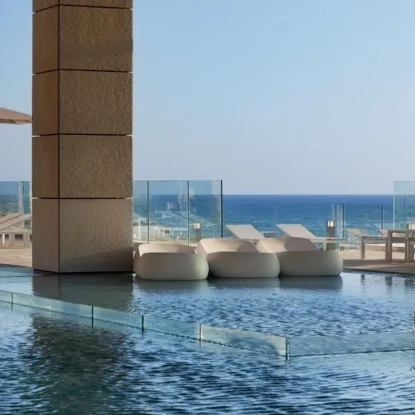 Royal Beach Hotel Tel Aviv by Isrotel Exclusive，位于Bet Dagan的酒店