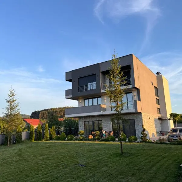 Papa Apartments，位于贝罗沃的酒店
