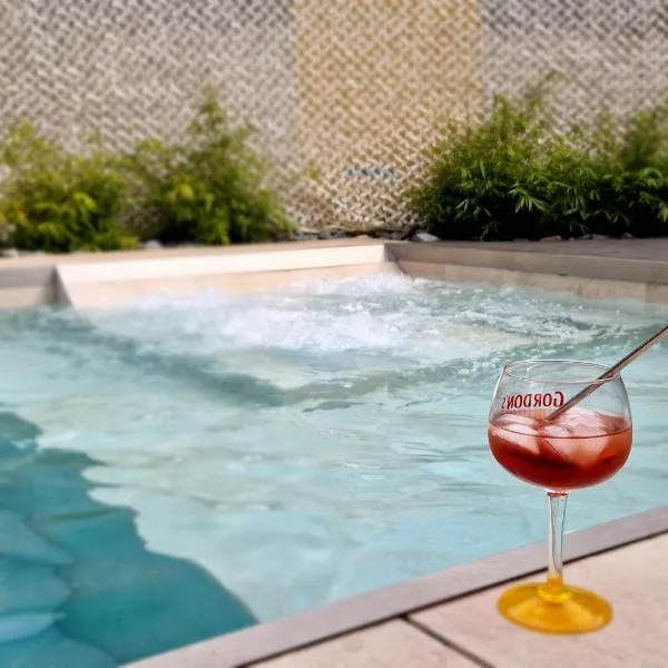 Poolhaus mit Sauna und Kamin - Offenburg, Straßburg, Europapark，位于莱茵河畔凯尔的酒店