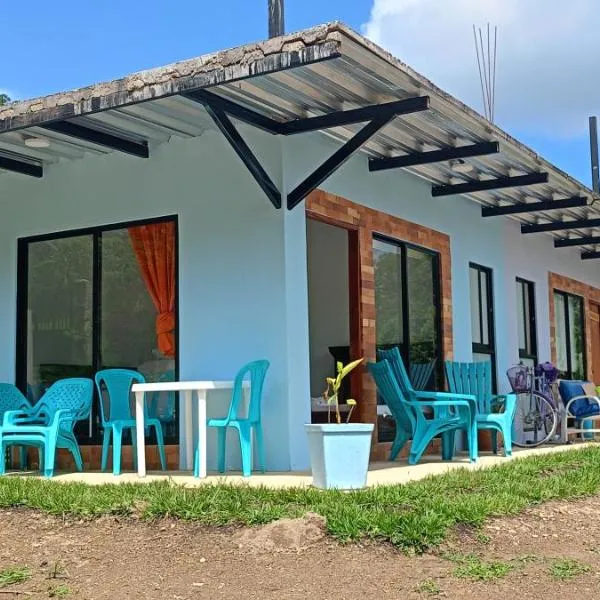 Eco-HOTEL HOGAR EN LA MONTAÑA HOME SWEET HOME，位于比列塔的酒店