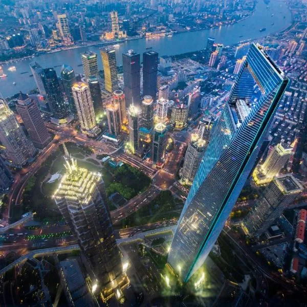 上海柏悦酒店，位于上海的酒店