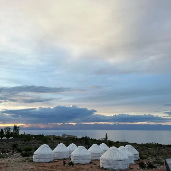 Yurt camp Chyrak，位于Tong的酒店