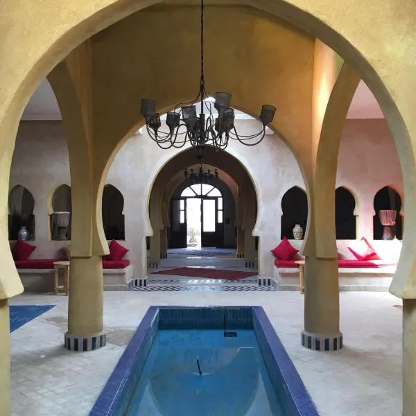 RiadSuerteloca Merzouga，位于梅尔祖卡的酒店